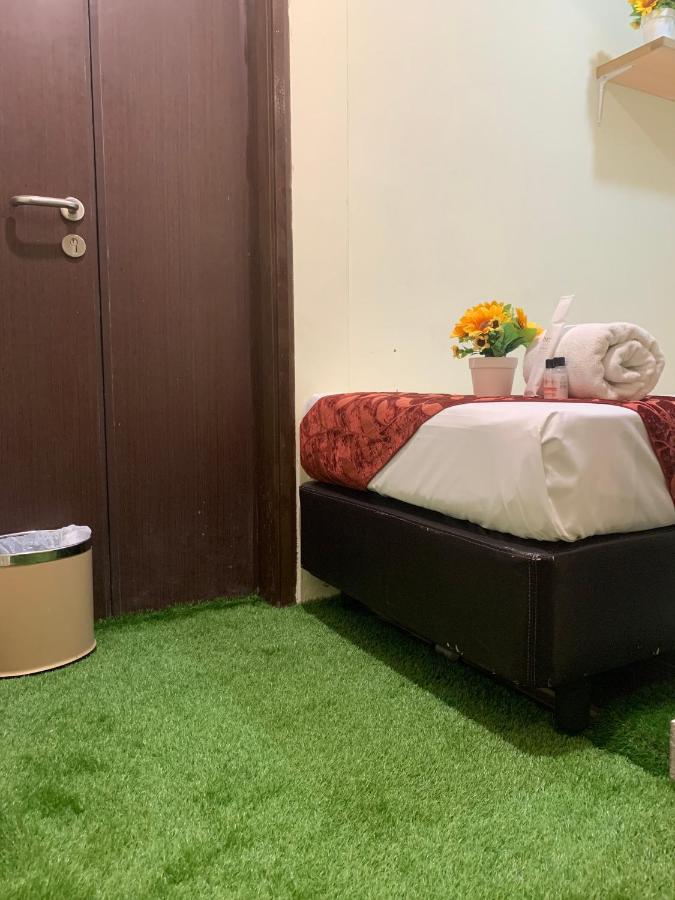 Single Sharing Room And Short Hours Stay At Sandpiper Hotel Singapur Exterior foto